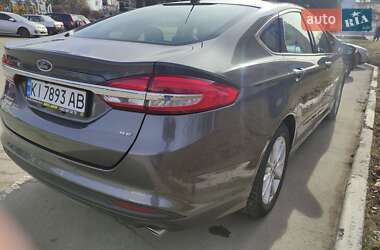 Седан Ford Fusion 2017 в 