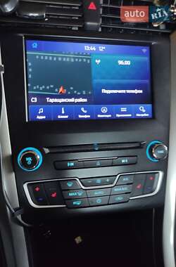 Седан Ford Fusion 2017 в 