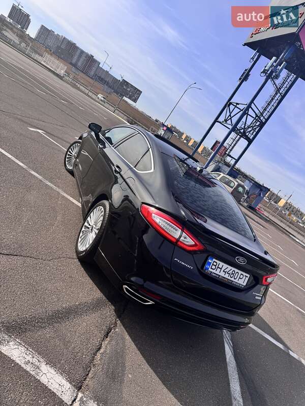 Седан Ford Fusion 2016 в Одесі