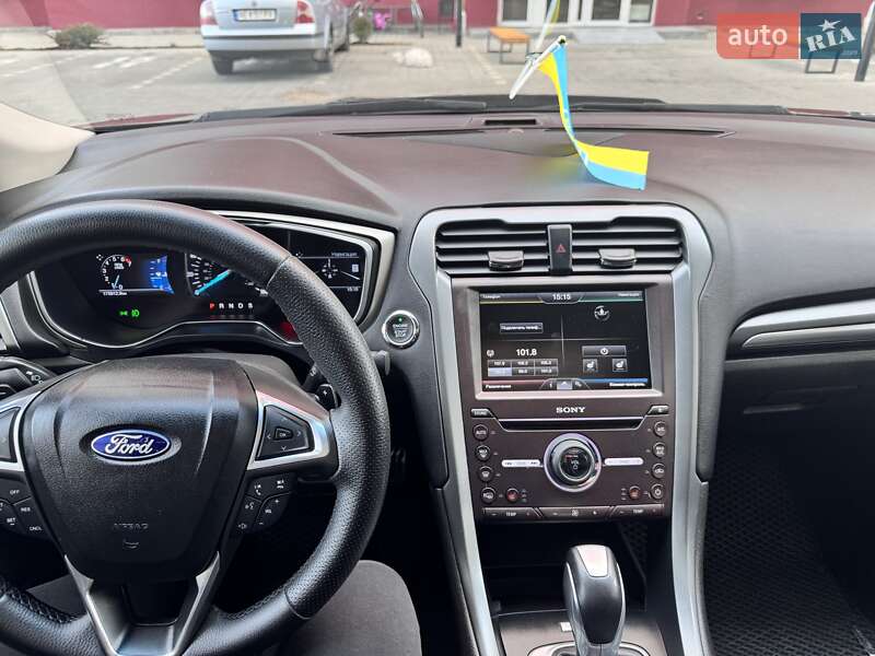Седан Ford Fusion 2016 в Одесі