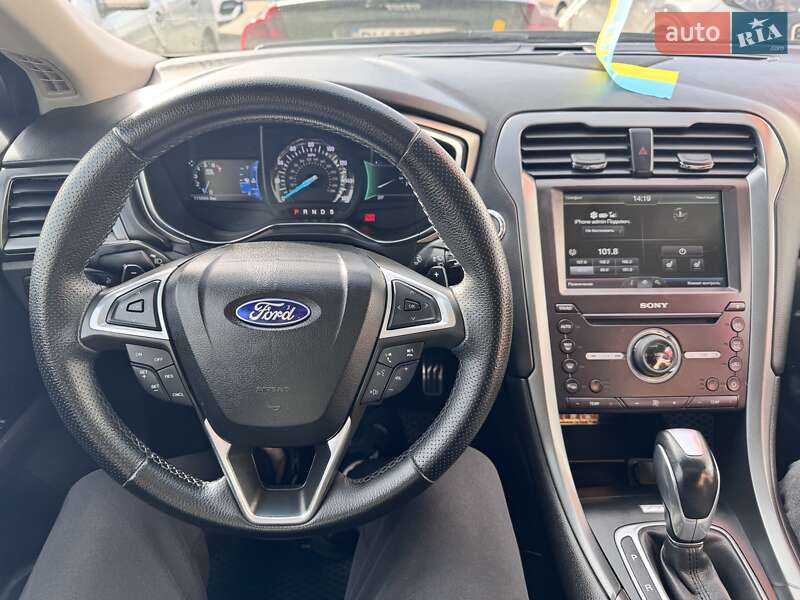 Седан Ford Fusion 2016 в Одесі