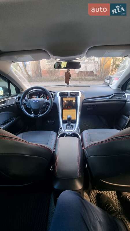 Седан Ford Fusion 2015 в Львові