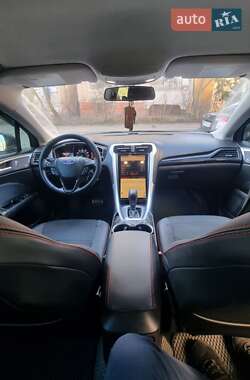 Седан Ford Fusion 2015 в 