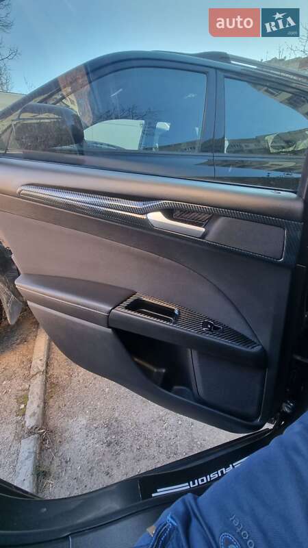 Седан Ford Fusion 2015 в Львові