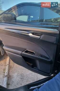 Седан Ford Fusion 2015 в 