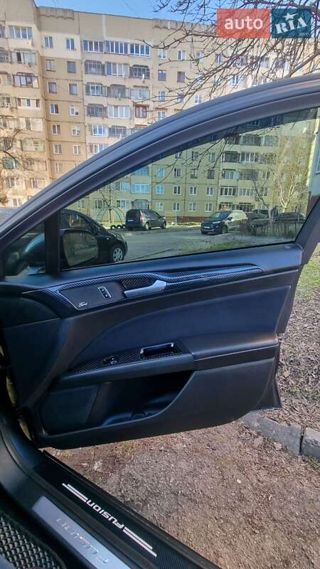 Седан Ford Fusion 2015 в Львові