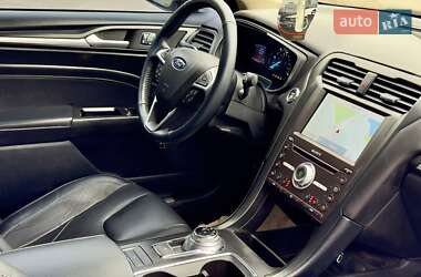Седан Ford Fusion 2017 в 