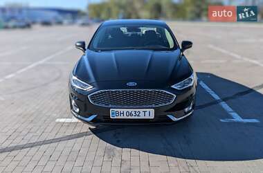 Седан Ford Fusion 2019 в 