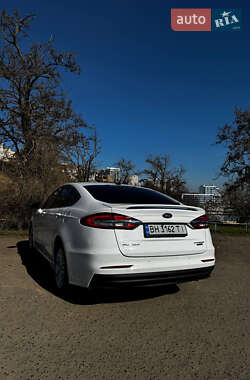Седан Ford Fusion 2020 в 