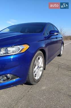 Седан Ford Fusion 2015 в 