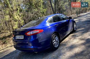 Седан Ford Fusion 2015 в 