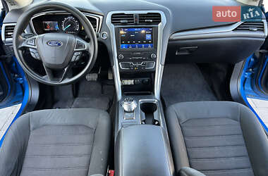 Седан Ford Fusion 2020 в 