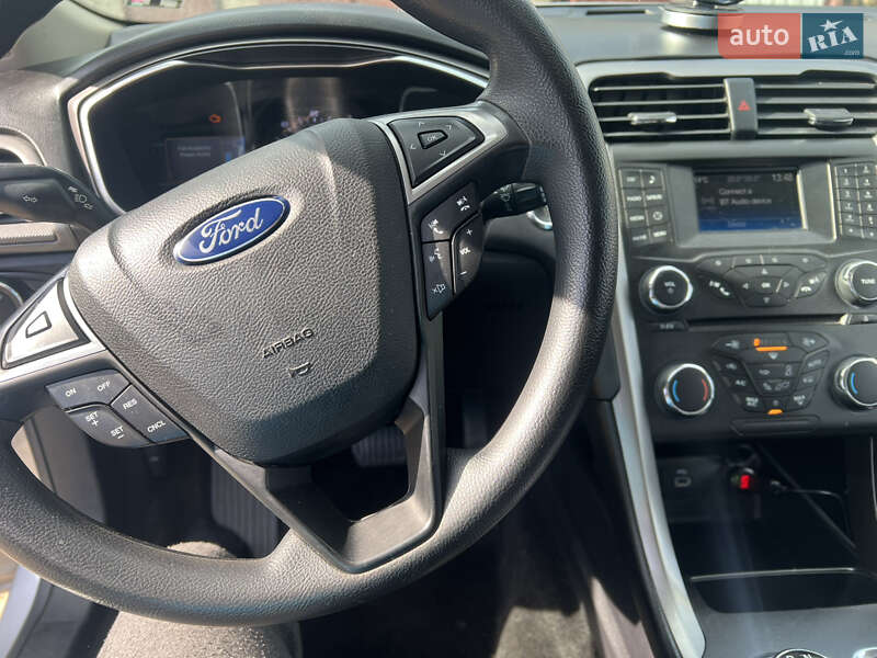 Седан Ford Fusion 2017 в Львове