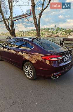 Седан Ford Fusion 2016 в 