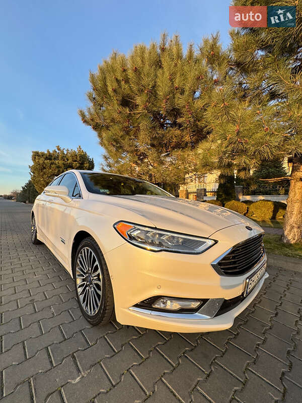 Седан Ford Fusion 2016 в Одесі