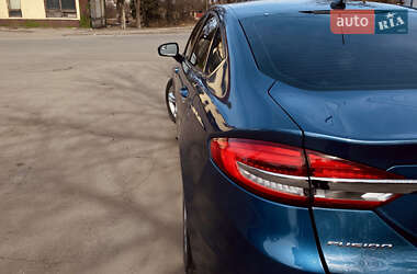Седан Ford Fusion 2017 в 