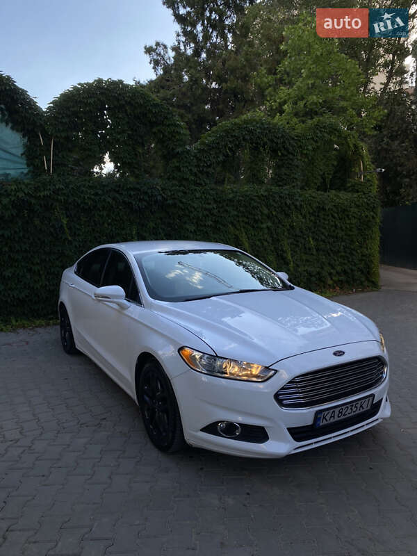 Ford Fusion 2016