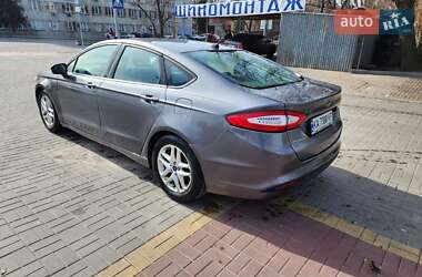 Седан Ford Fusion 2012 в 