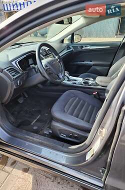 Седан Ford Fusion 2012 в 