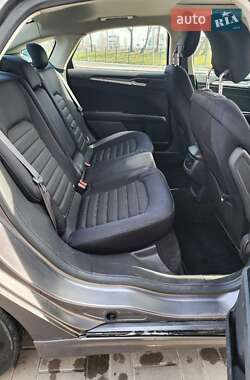 Седан Ford Fusion 2012 в 