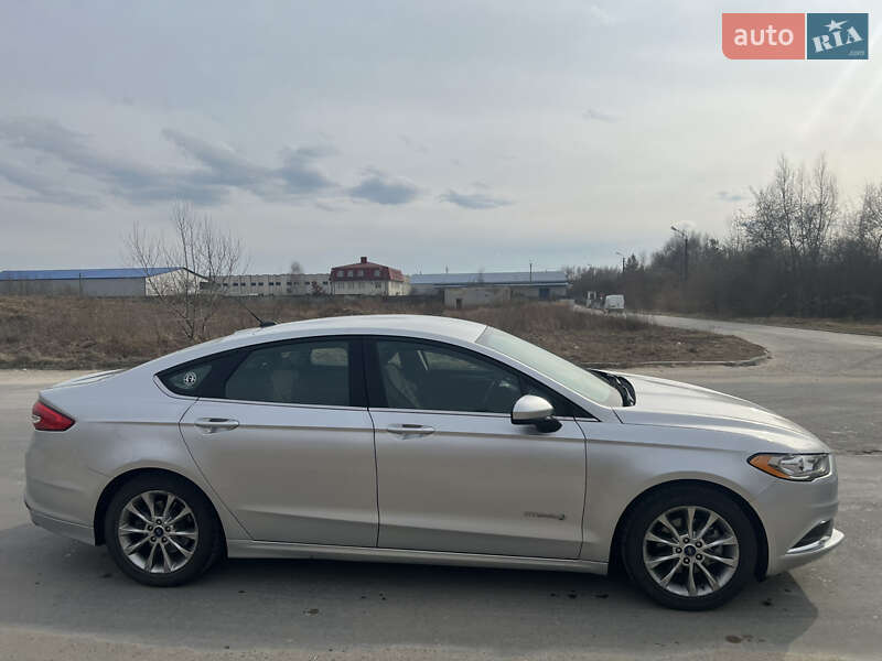 Седан Ford Fusion 2017 в Львове