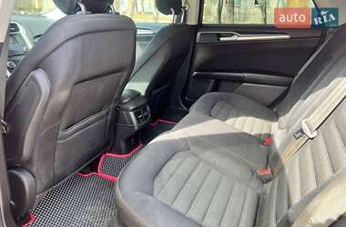 Седан Ford Fusion 2014 в 