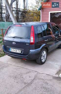 Седан Ford Fusion 2005 в Килии
