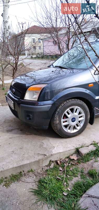 Седан Ford Fusion 2005 в Килии фото 14 Седан Ford Fusion 2005 в Килии