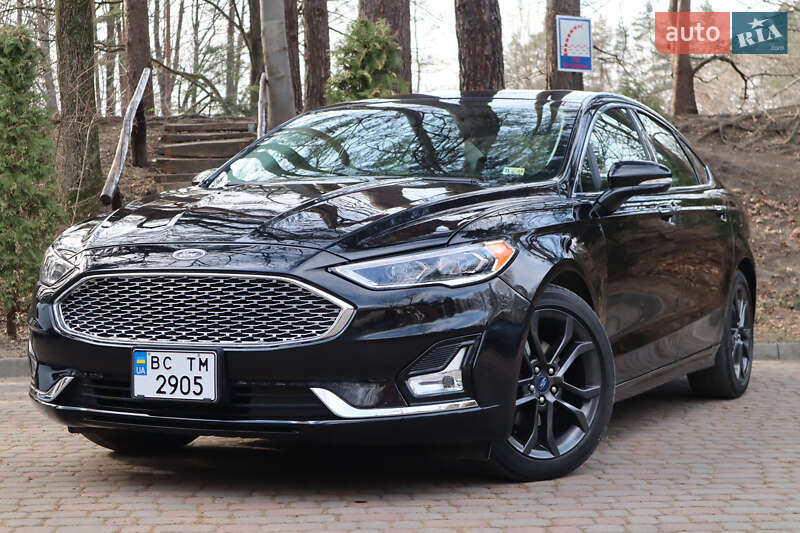 Седан Ford Fusion 2019 в 