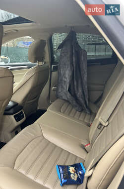 Седан Ford Fusion 2013 в 