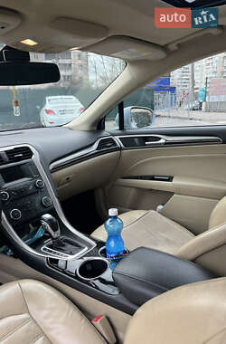 Седан Ford Fusion 2013 в 