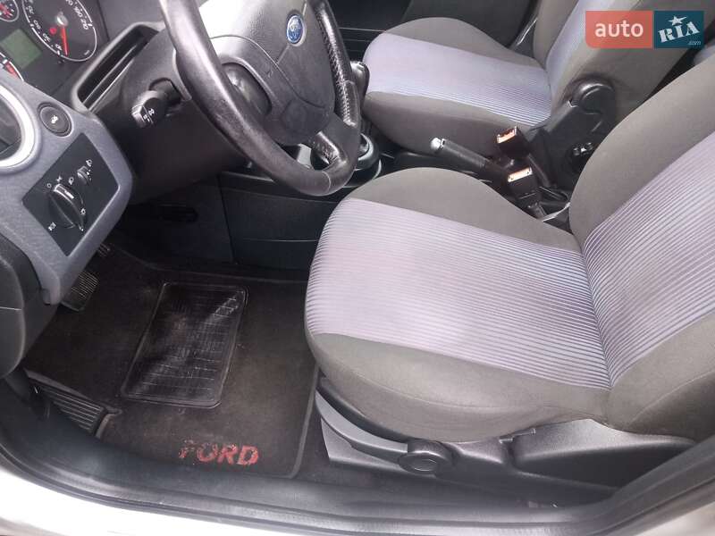 Хэтчбек Ford Fusion 2007 в Киеве