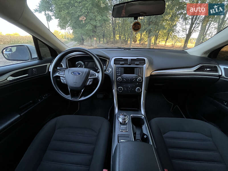 Седан Ford Fusion 2016 в Черкасах