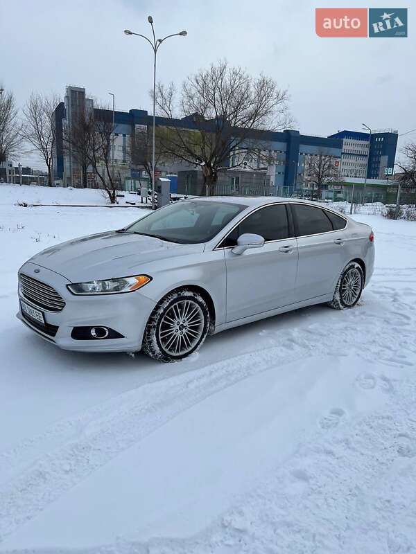 Седан Ford Fusion 2013 в 
