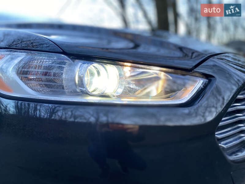 Седан Ford Fusion 2015 в Тернополі