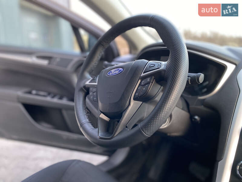Седан Ford Fusion 2015 в Тернополі