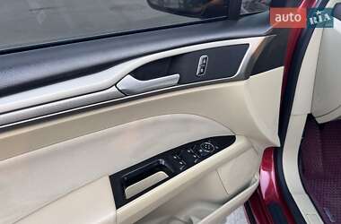 Седан Ford Fusion 2013 в 