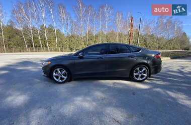 Седан Ford Fusion 2015 в 