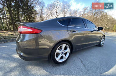 Седан Ford Fusion 2015 в 