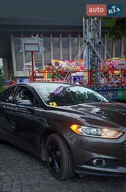 Седан Ford Fusion 2015 в 