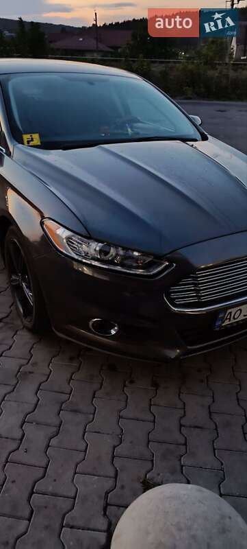 Седан Ford Fusion 2015 в Ужгороде