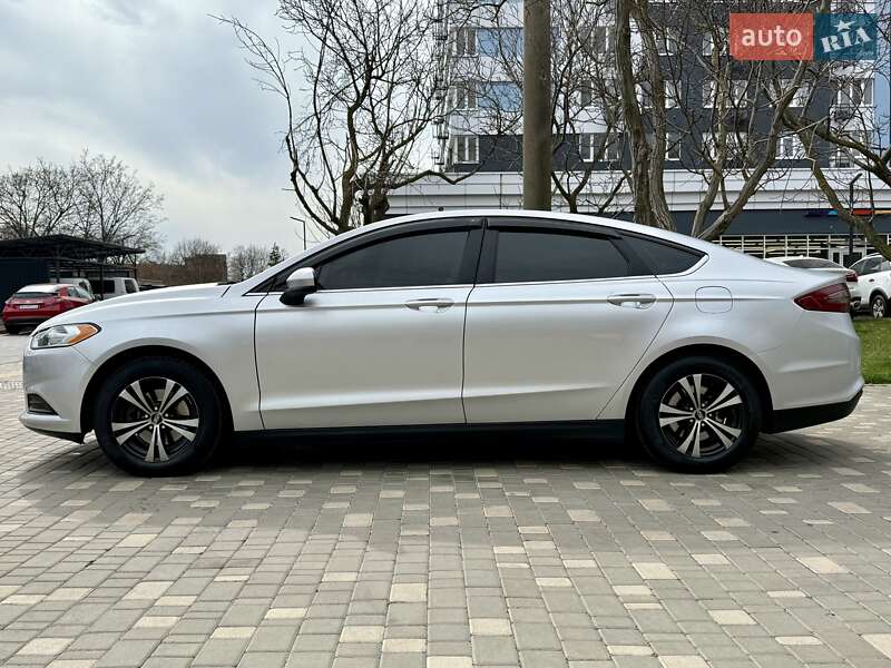 Седан Ford Fusion 2013 в Одесі