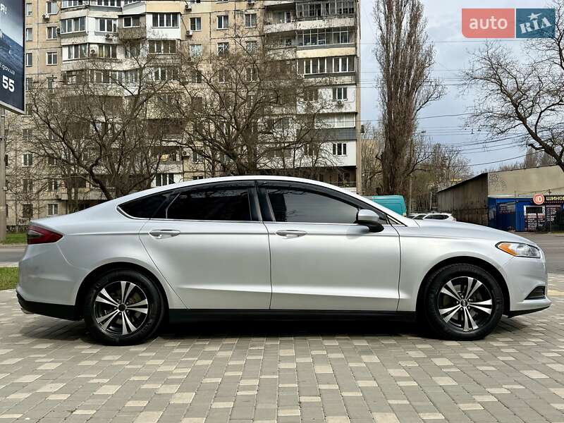 Седан Ford Fusion 2013 в Одесі
