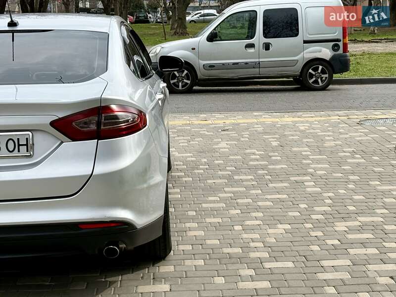 Седан Ford Fusion 2013 в Одесі