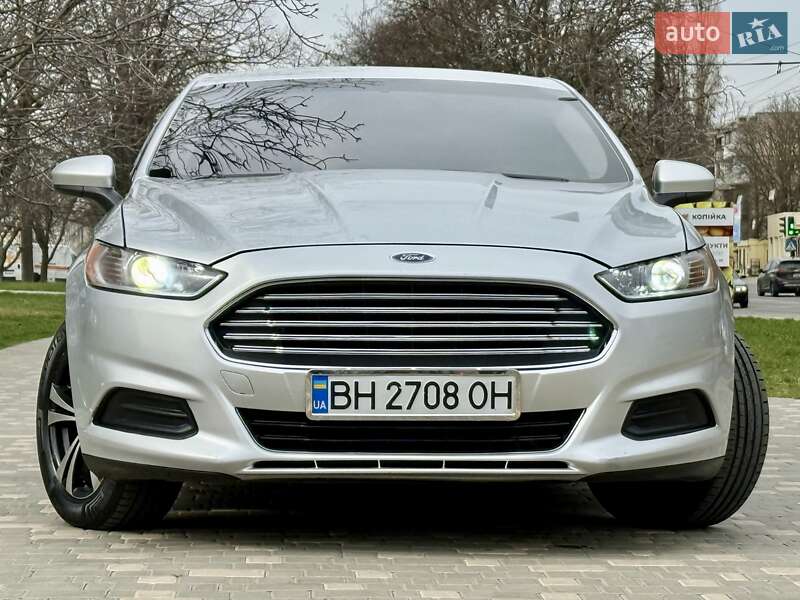 Седан Ford Fusion 2013 в Одесі