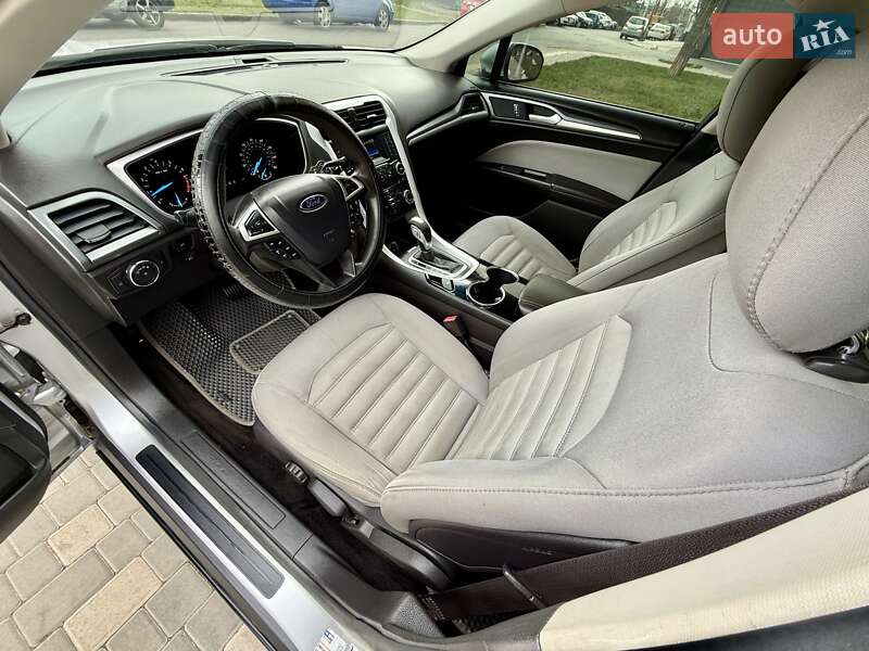 Седан Ford Fusion 2013 в Одесі