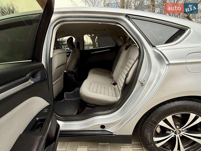 Седан Ford Fusion 2013 в Одесі