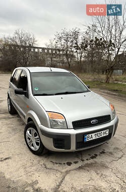 Хэтчбек Ford Fusion 2005 в 