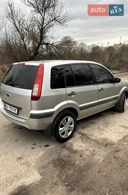 Хэтчбек Ford Fusion 2005 в 