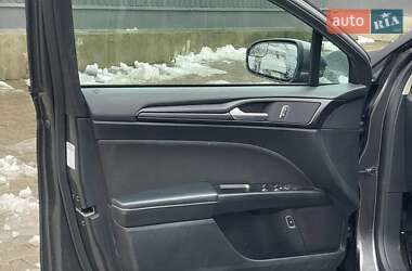Седан Ford Fusion 2018 в 